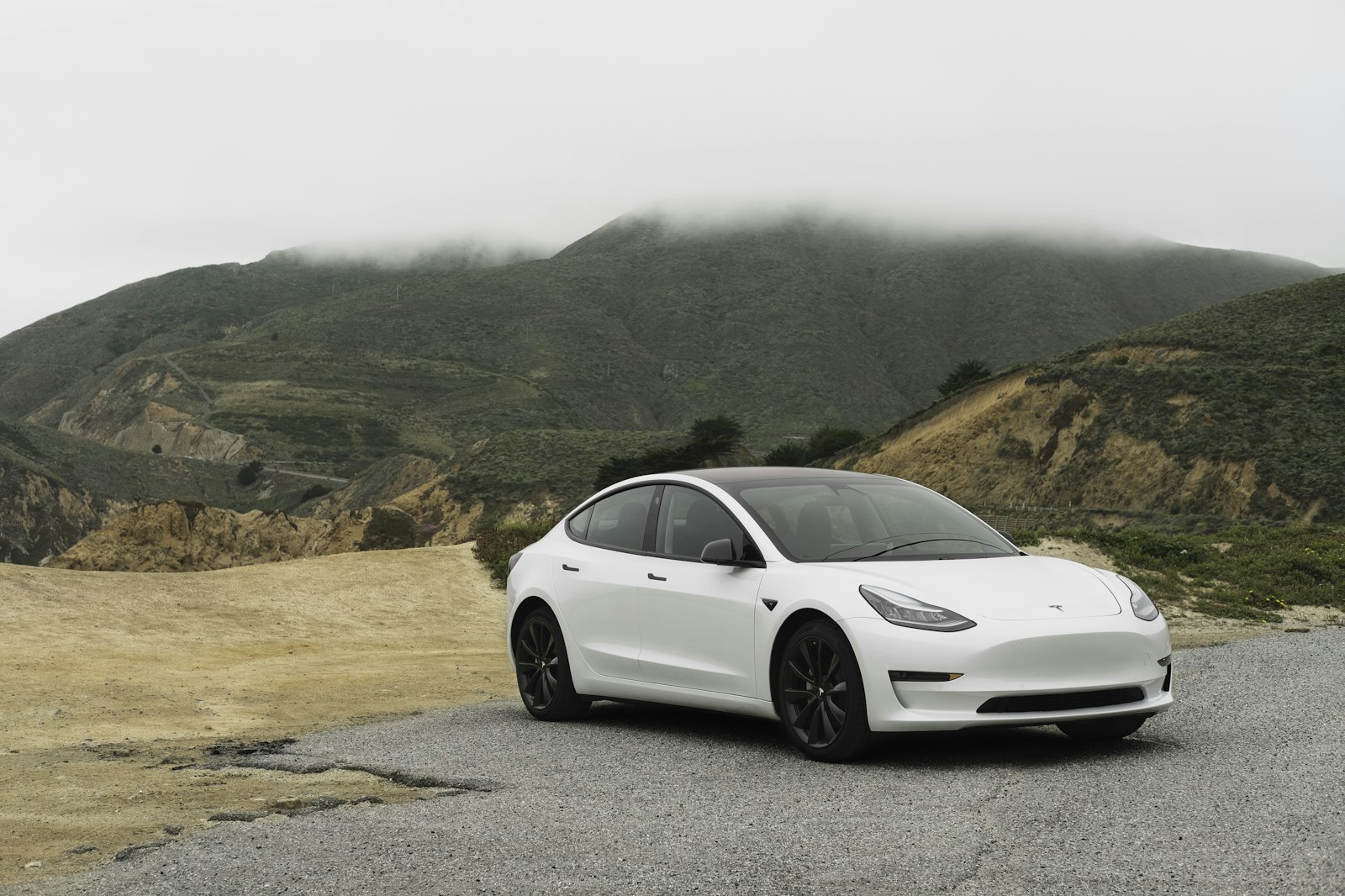 Tweedehands Tesla kopen in 2026: prijzen, modellen en waar je op let